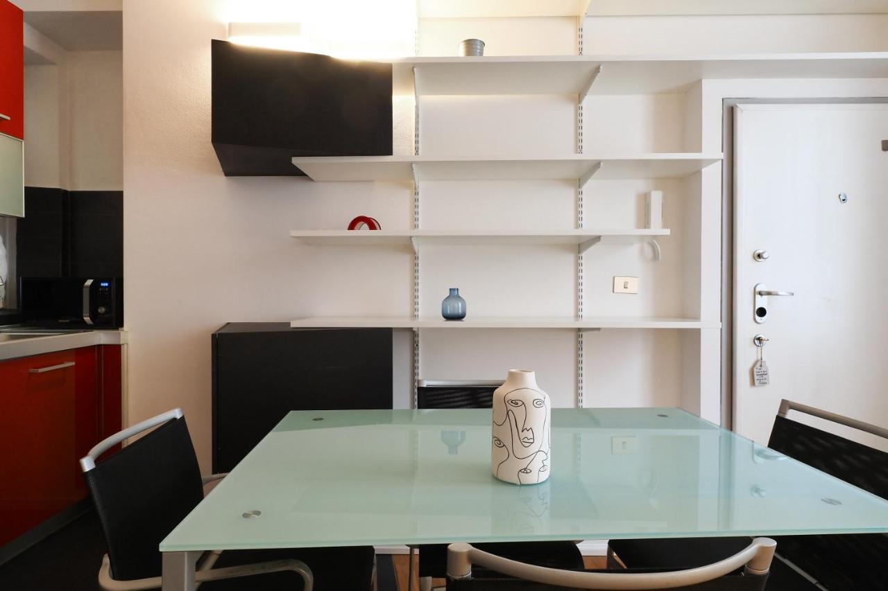 Mila Apartments Alessi มิลาน ภายนอก รูปภาพ